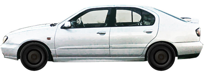 P11 Liftback (1996-1999)