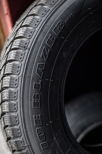 фото протектора и шины Ice Blazer WST1 Шина Sailun Ice Blazer WST1 235/55 R17 99H